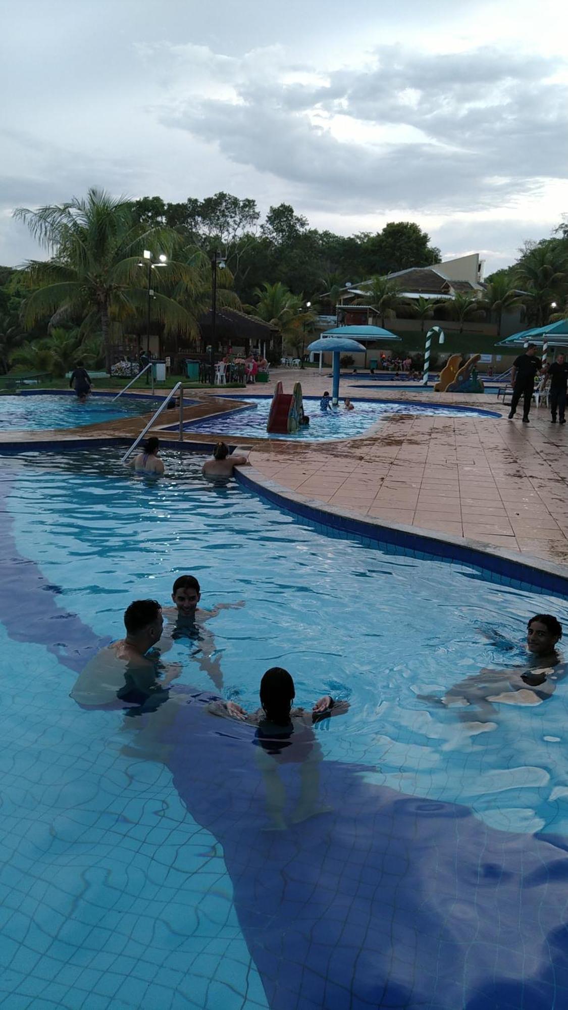 C104-AP-ALDEIA DO LAGO COM COZINHA e CHURRASQUEIRA em CALDAS NOVAS Caldas Novas Exterior foto