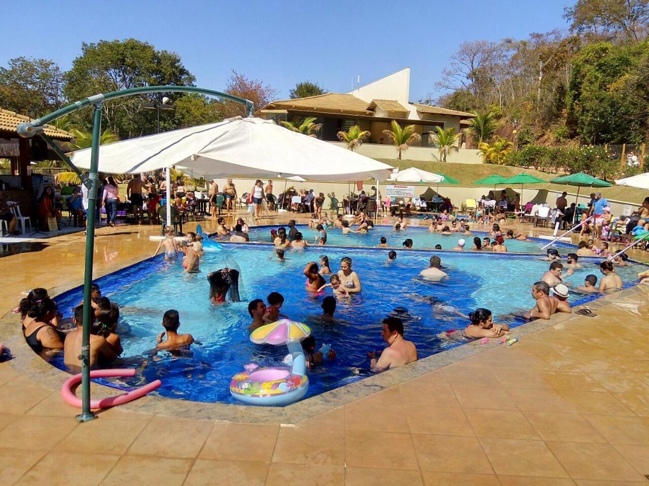 C104-AP-ALDEIA DO LAGO COM COZINHA e CHURRASQUEIRA em CALDAS NOVAS Caldas Novas Exterior foto